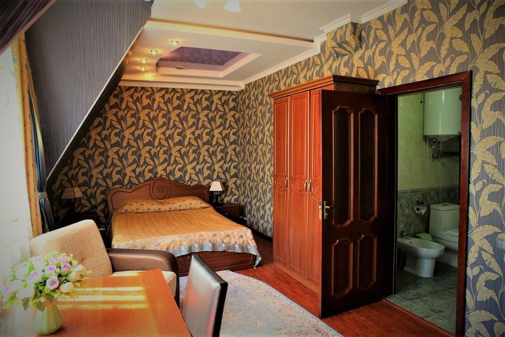 Bishkek Villa Hotel Esterno foto